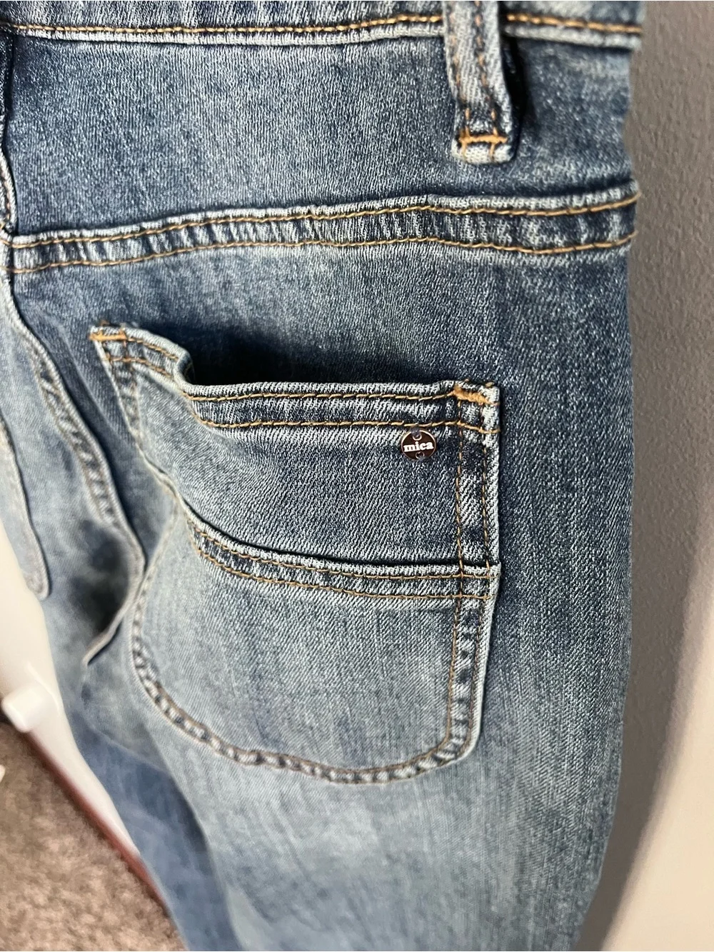 Mica Los Angeles High Rise Straight Leg Patch Pocket Raw Hem Jeans Med Wash 26‎
